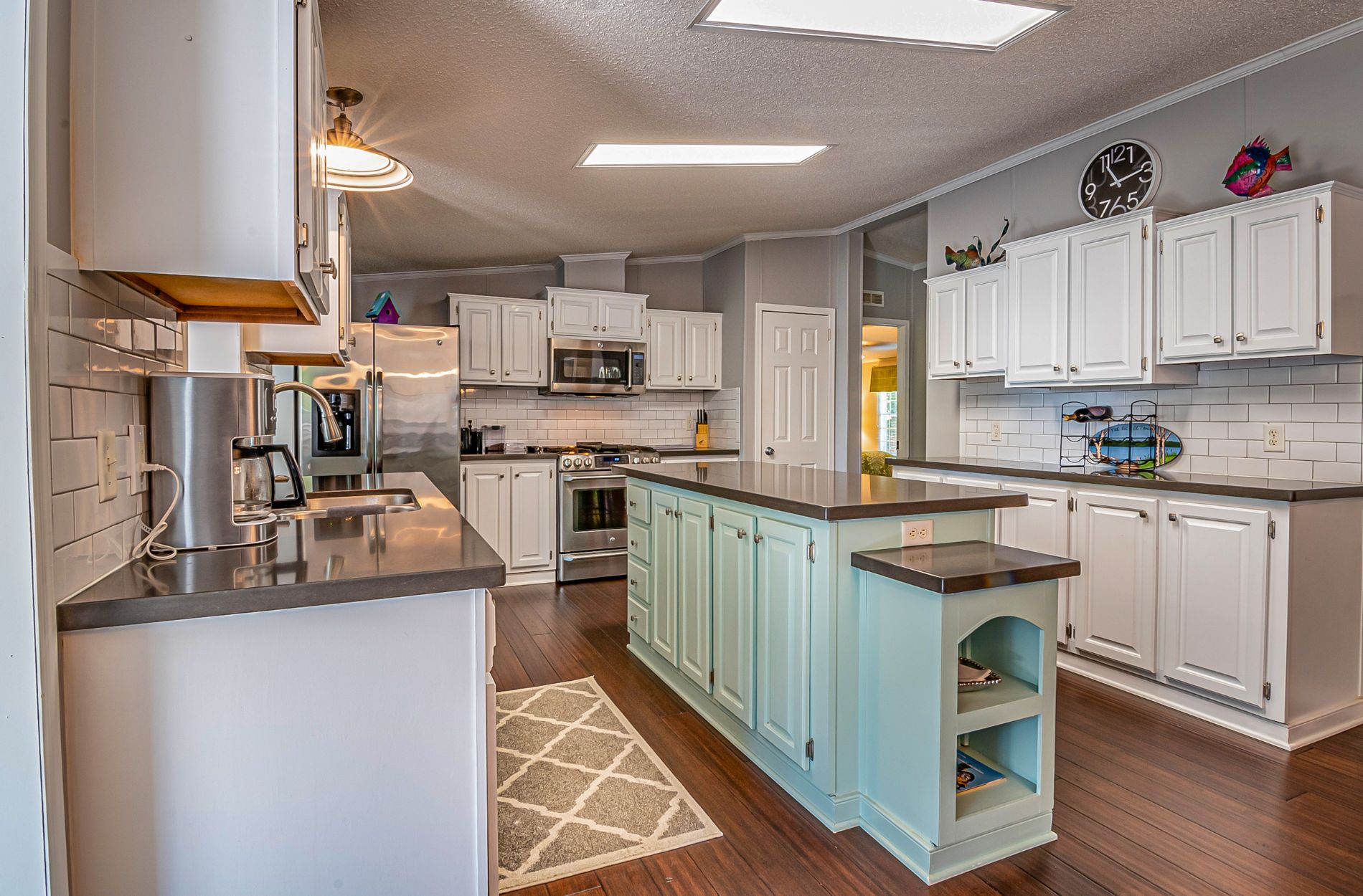 kitchen cabinet
