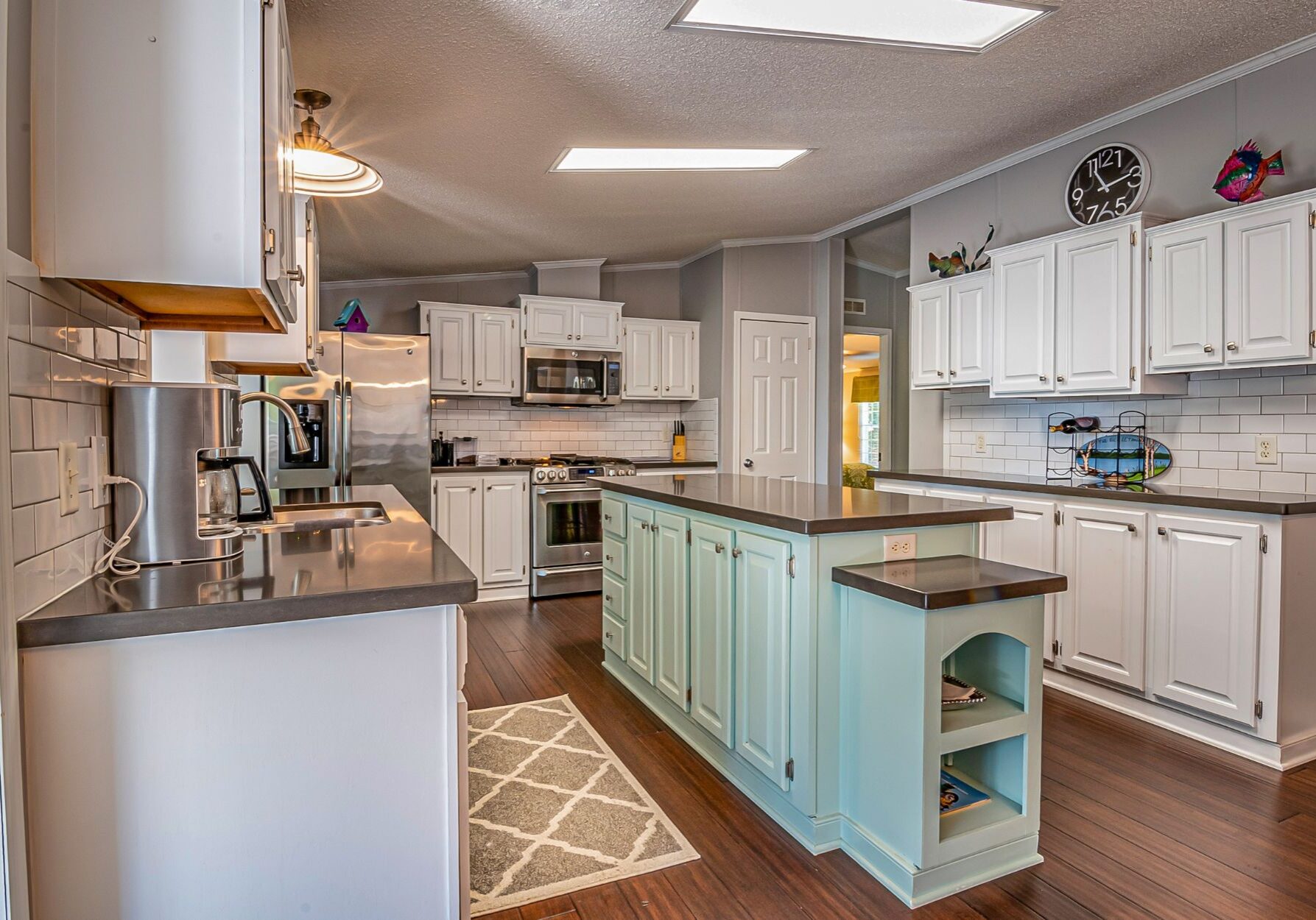kitchen cabinet